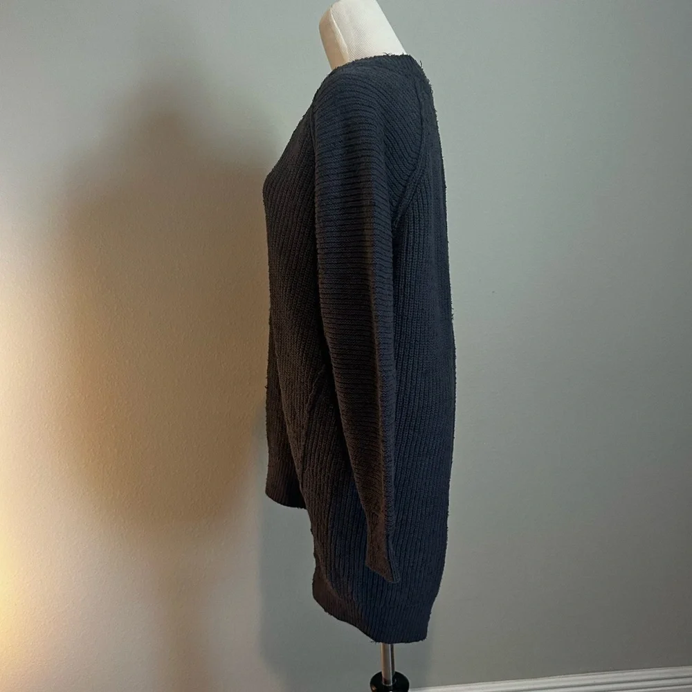 FREE PEOPLE // size XS // PULLOVER SWEATER